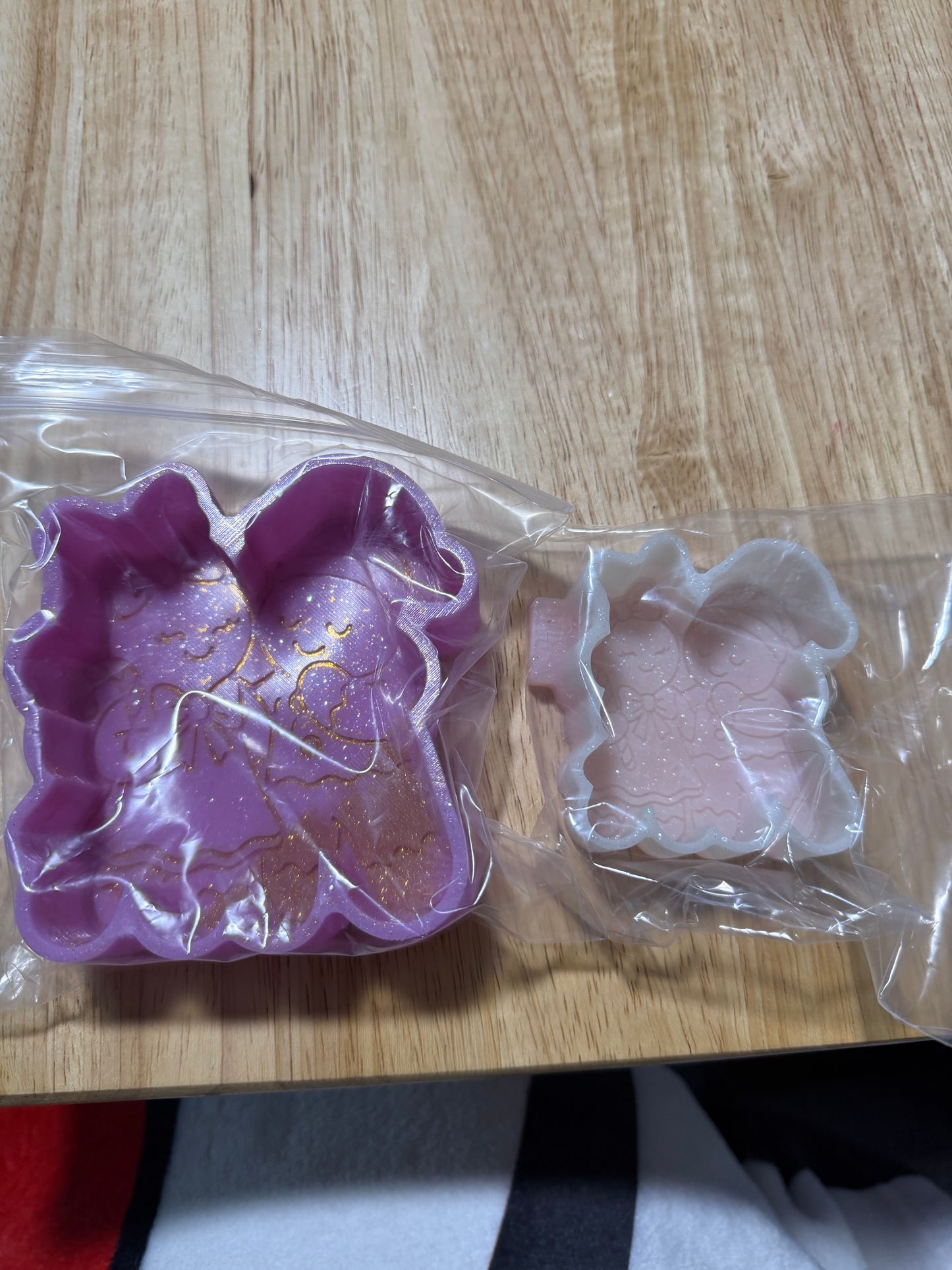 Raemade Gingerbread couple full size & 1 vent