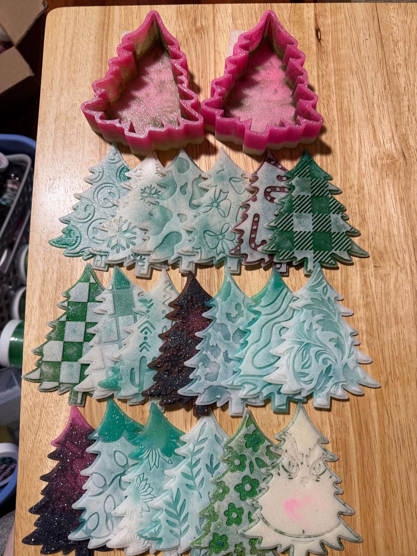 Raemade 2 Christmas Tree base & 19 inserts